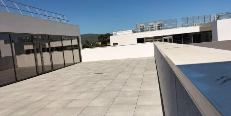 La Ciotat Location Bureaux 2.935m2 divisibles à partie de 70m2 (120-20)