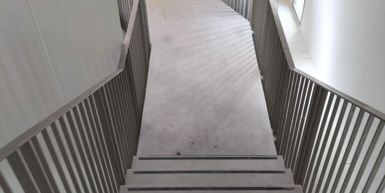La Ciotat Location Bureaux 2.935m2 divisibles à partie de 70m2 (120-20)