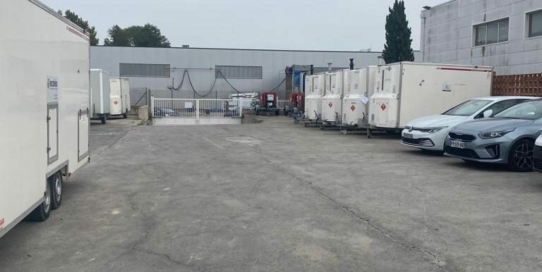Aubagne Location Activités-Entrepôts 170m2 non divisibles (120-31))