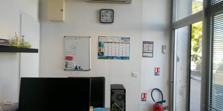 Aubagne Location Local commercial 12m2 non divisibles (120-30)