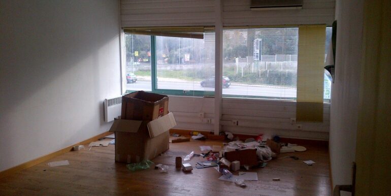 Aubagne Location Bureaux 128m2 non divisibles (120-48A)