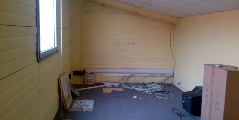 Aubagne Location Bureaux 128m2 non divisibles (120-48A)