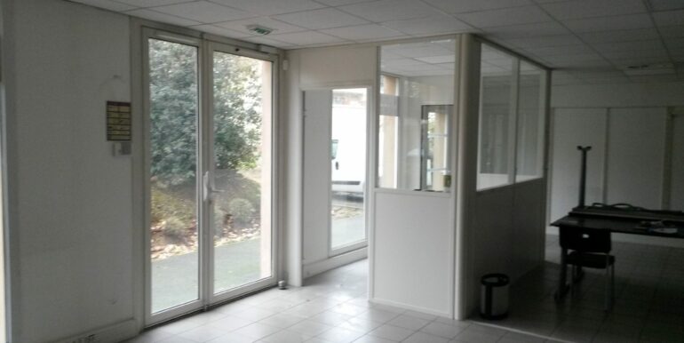 Aubagne Location Bureaux 103m2 (120-50)