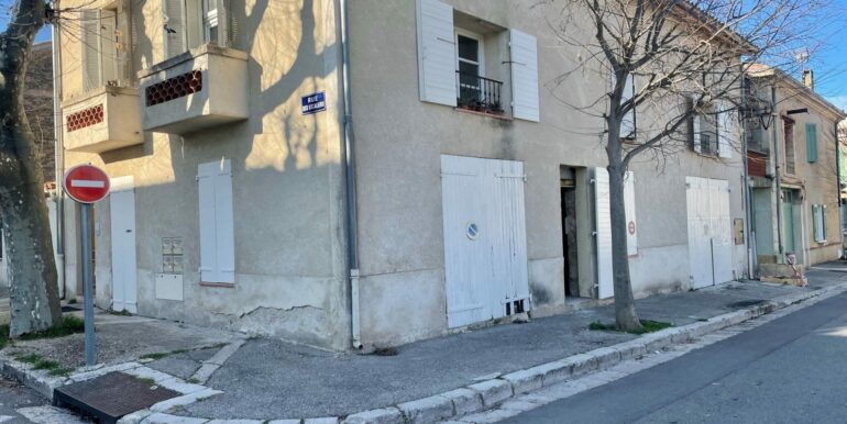 Rognes Location Local commercial 102m2 non divisibles (120-51)