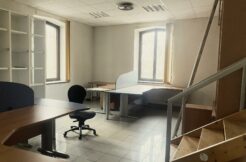 Aubagne Location Bureaux 180m2 non divisibles (120-37A)