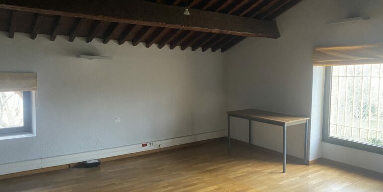 Aubagne Location Bureaux 214m2 non divisibles (120-37B)