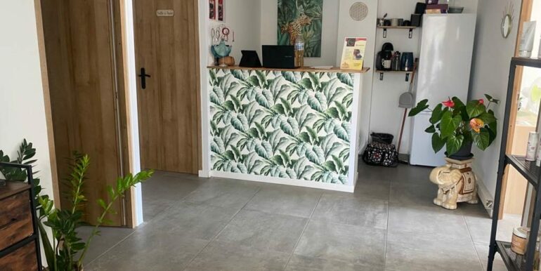 Aubagne ZI Les Paluds Location Bureaux 130m2 non divisibles (120-56)
