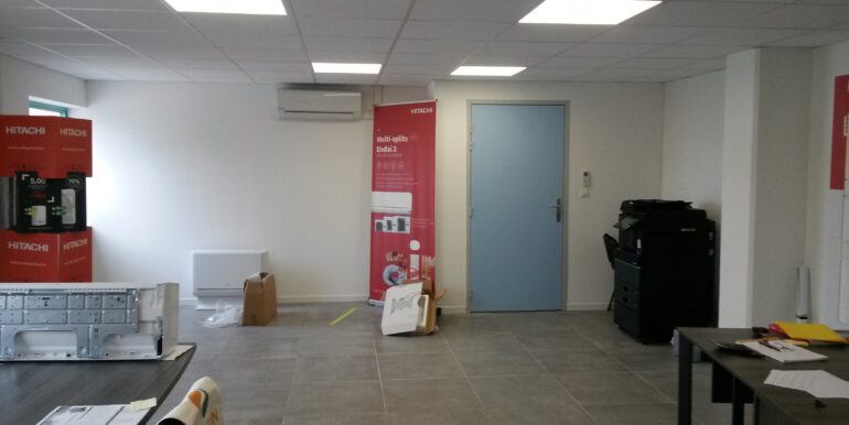 Aubagne ZI Les Paluds Location Bureaux 51m2 non divisibles (120-71)