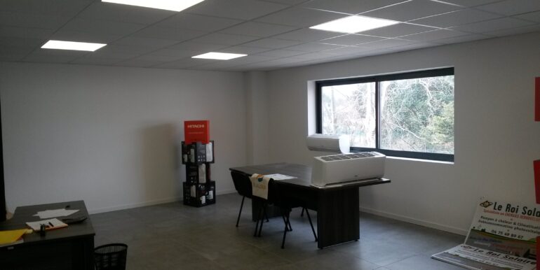Aubagne ZI Les Paluds Location Bureaux 51m2 non divisibles (120-71) 1