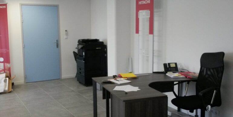 Aubagne ZI Les Paluds Location Bureaux 51m2 non divisibles (120-71) 8