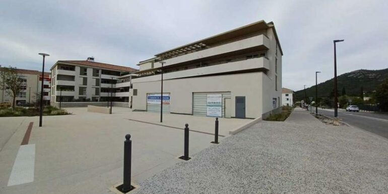 Cuges-les-Pins Vente Local Commercial 289,92m2 non divisibles (120-61)