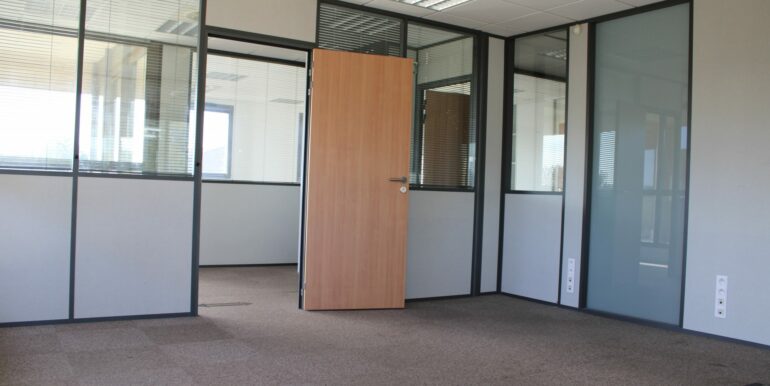 La Ciotat Location Bureaux 207m² non divisibles (120-75)