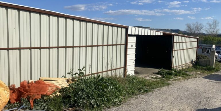 Velaux Location Activités-Entrepôts 100m2 non divisibles (120-82)