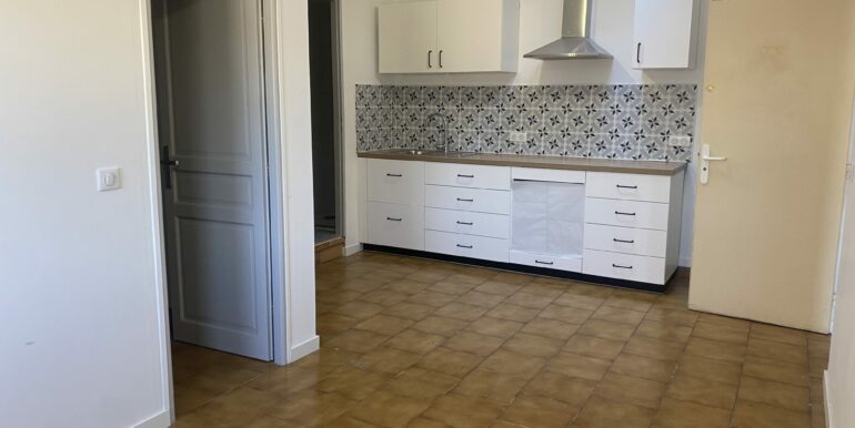 Aubagne ZI Les Paluds Location Bureaux 200m² divisibles à partir de 20m2(120-89) 1