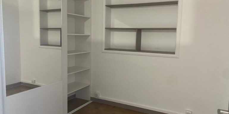 Aubagne ZI Les Paluds Location Bureaux 200m² divisibles à partir de 20m2(120-89) 2