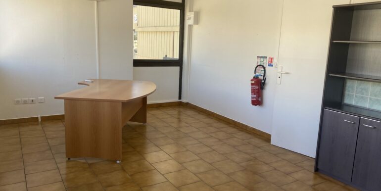 Aubagne ZI Les Paluds Location Bureaux 200m² divisibles à partir de 20m2(120-89) 4