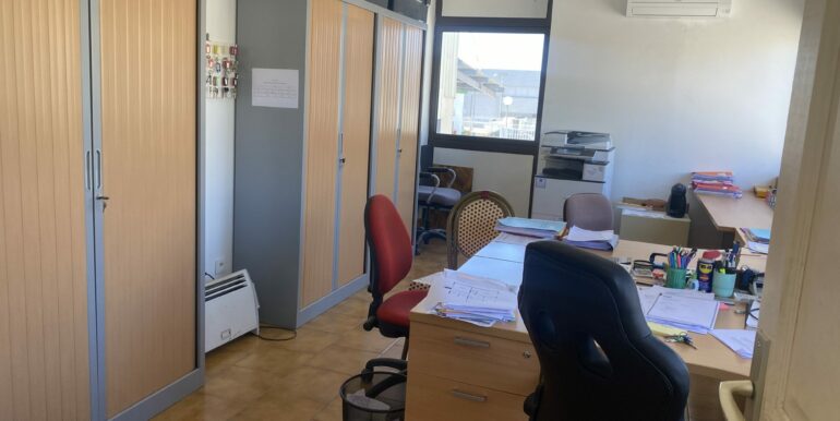 Aubagne ZI Les Paluds Location Bureaux 200m² divisibles à partir de 20m2(120-89) 5