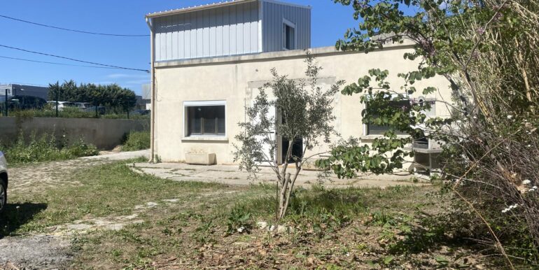 Aubagne ZI Les Paluds Location Bureaux 79m² non divisibles (120-88) 1