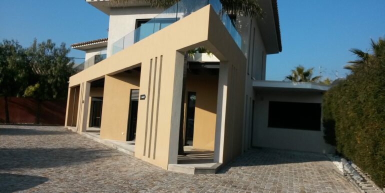 Sanary sur Mer Location Bureaux à partir de 11m² (121-00)
