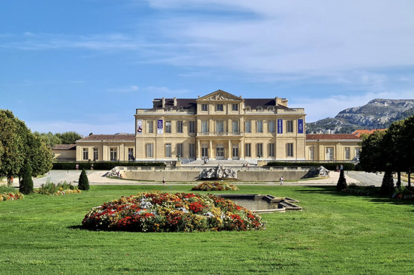 Marseille 8ème Vente T5 Villa, 200.20m2 + 286.10m2 de jardin + 70.6 m2 de terrasse